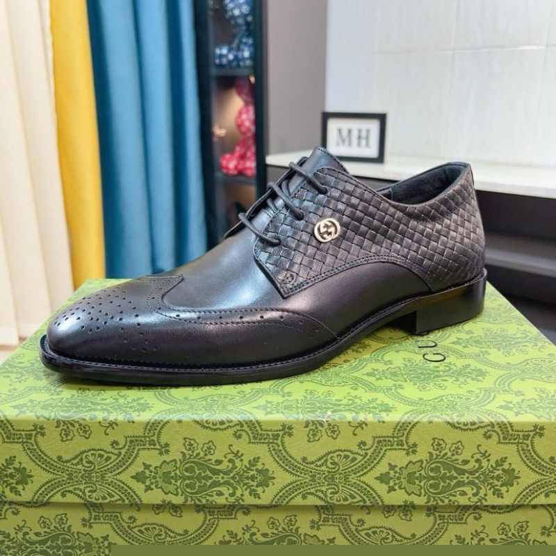 G*u*i leather shoes